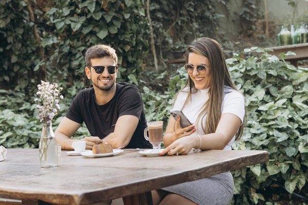 Transformez vos accessoires en tissu et sublimez vos tenues de bureau avec cette astuce élégante et innovante !